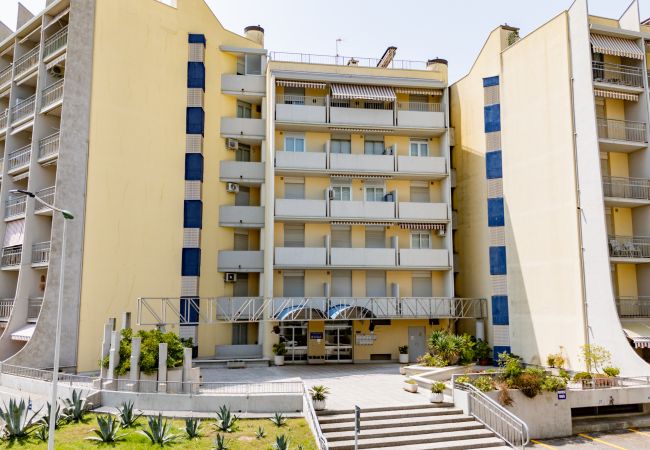 Appartamento a Porto Santa Margherita - BORA - Apt. su un piano + balcone e 1 camera
