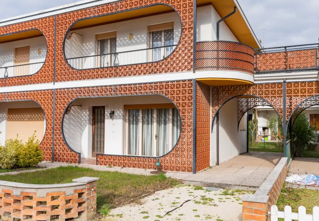 Appartamento a Porto Santa Margherita - VILLAGGIO FABIENNE - Villetta su due piani+giardino e 3 camere