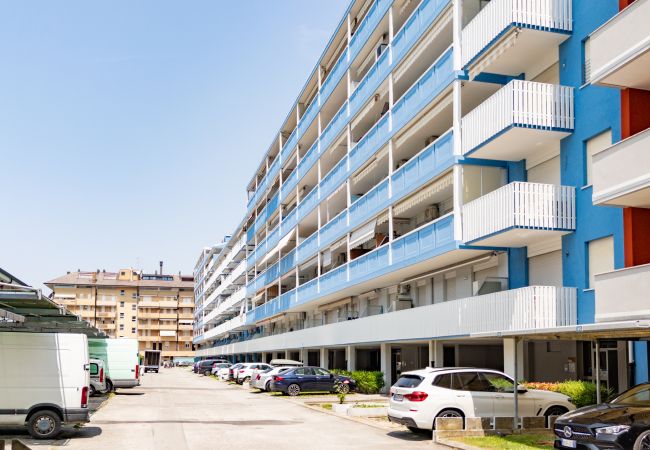 Appartamento a Porto Santa Margherita - HOLIDAY - Apt. su un piano (rinnovato) + balcone e 1 camera