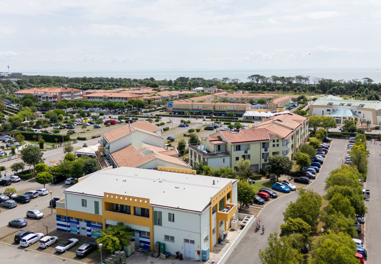 Appartamento a Caorle - ROBINIA- Apt su 2 piani con giardino e 1 camera da letto