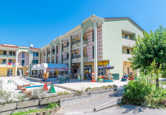 Appartamento a Caorle - FARNIE - Villetta su 2 piani con giardino e 2 camere (6 pax)