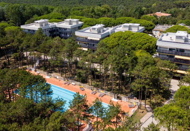 Appartamento a Bibione - SPORTING 1 - Apt. su un piano con balcone e 2 camere (una con letto a castello)