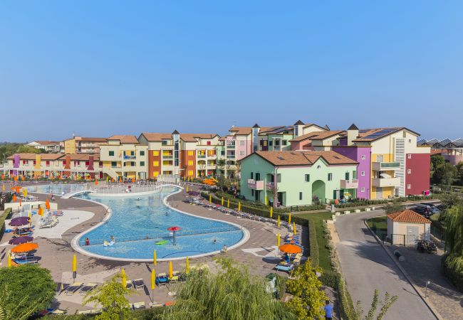 Appartamento a Caorle - LARICI - Apt su due piani con 2 camere da letto balcone e 2 bagni