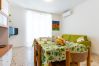 Appartamento a Bibione - CENTRALE - Apt. su un piano con balcone e 2 camere (rinnovati)