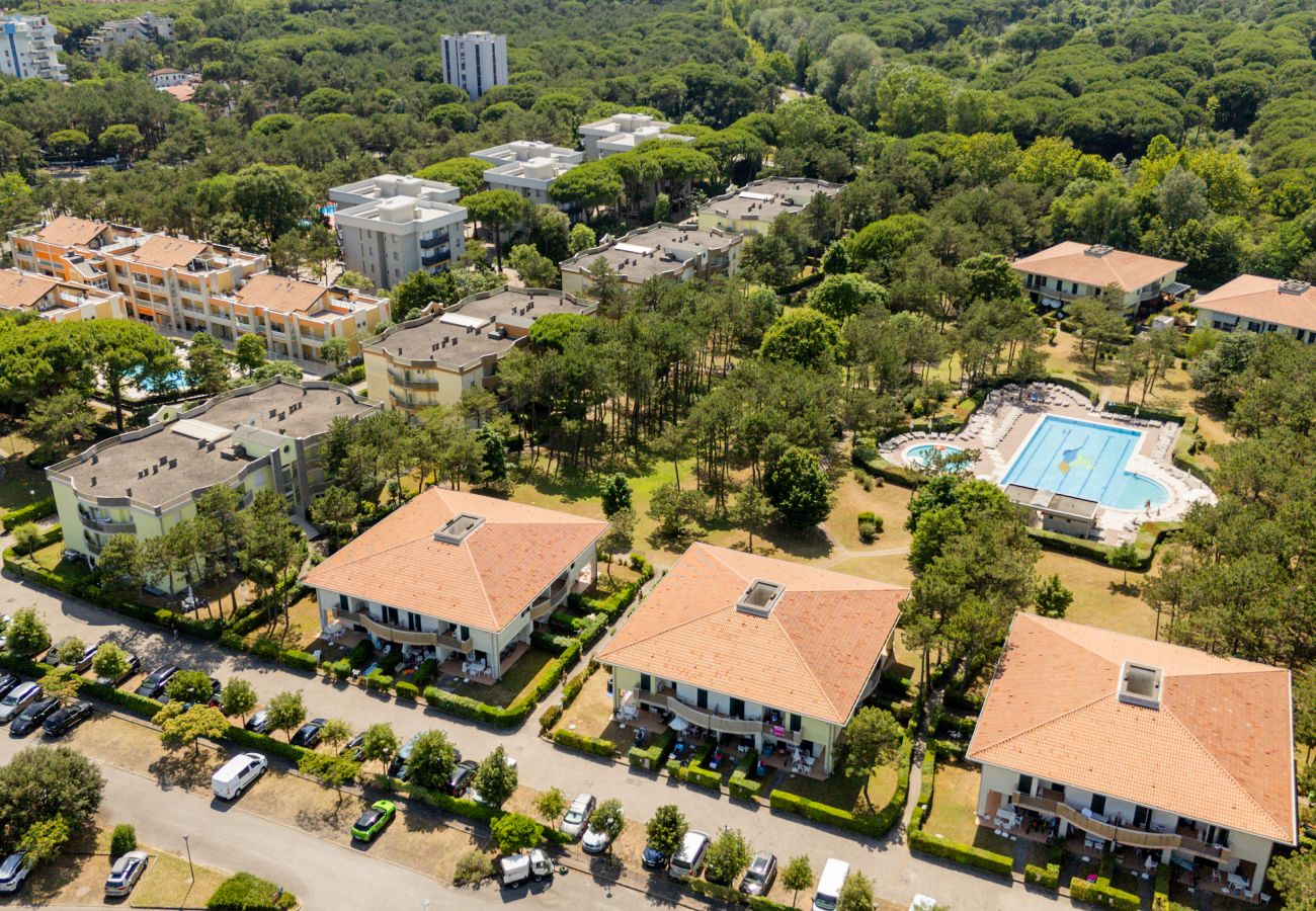Ferienwohnung in Bibione - RH auf 2 ETG mit Garten und 2 Schlafzimmern
