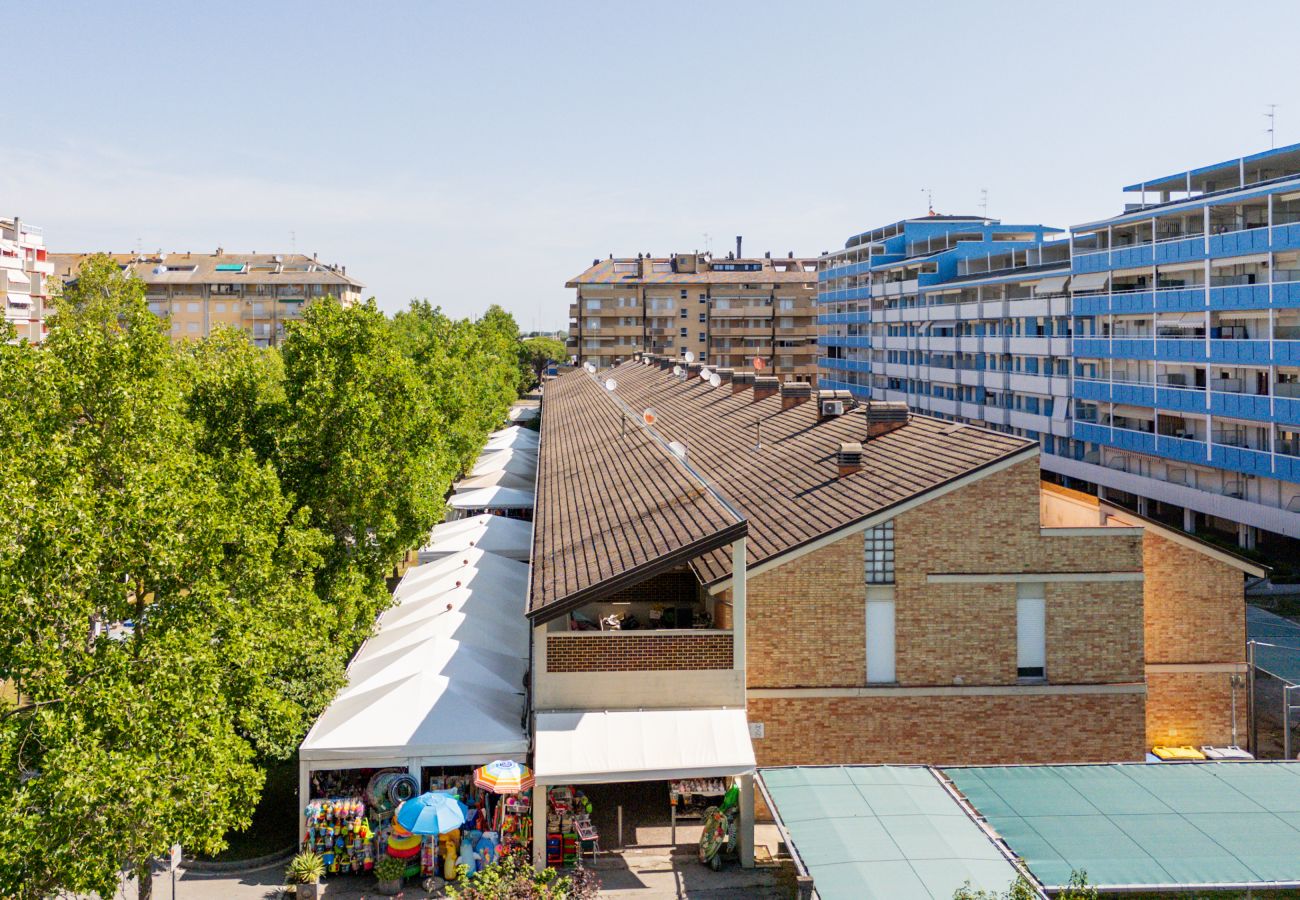 Ferienwohnung in Porto Santa Margherita - CENTRO COMMERCIALE - Whg auf zwei ETG + Terrasse und 2 Zi
