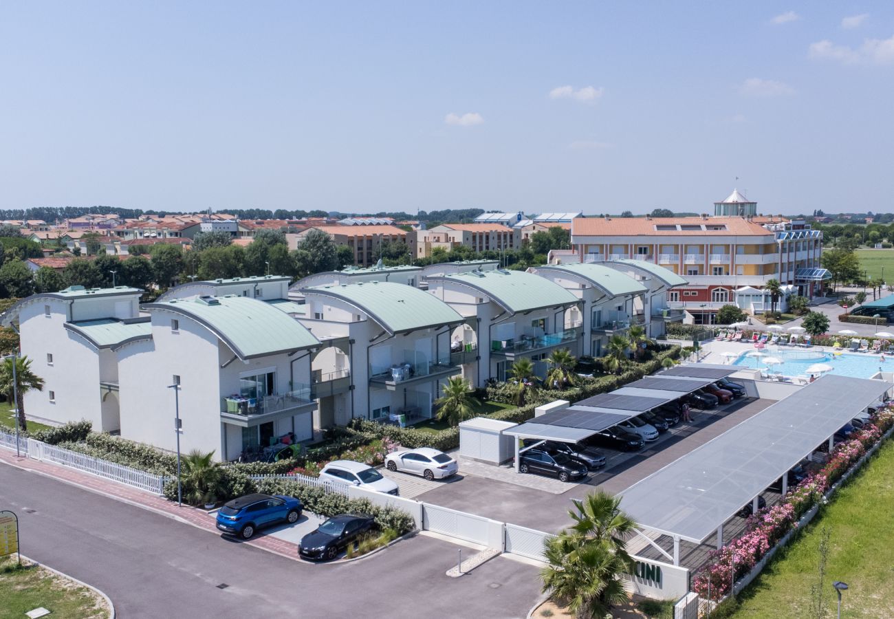 Ferienwohnung in Caorle - GLICINI - Whg. auf 2 ETG mit Balkon und 2 Schlafzimmern