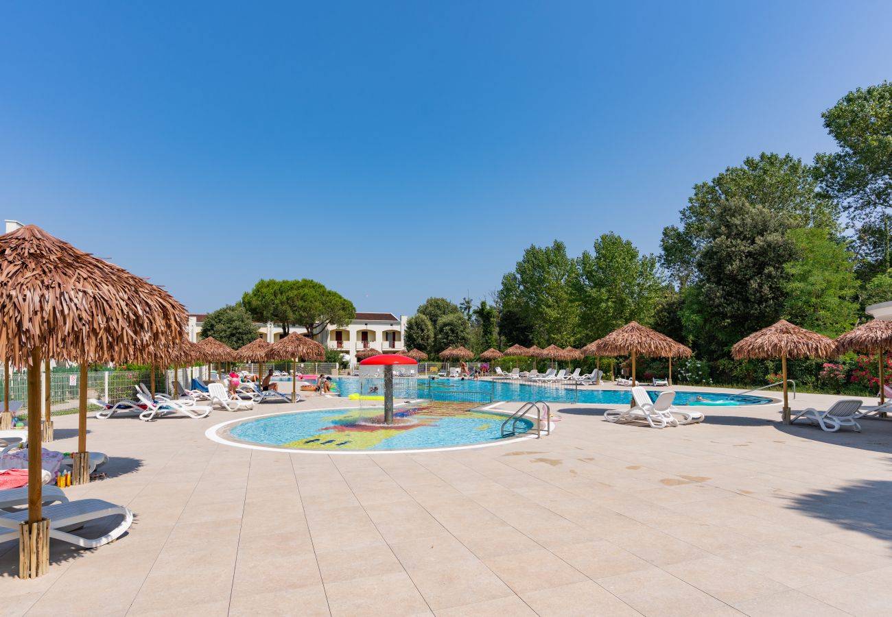 Ferienwohnung in Bibione - CALYCANTHUS - Reihenhaus auf 2 Etg mit Garten und 2 Schlafzimmern (6 pax)