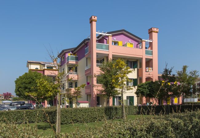 Ferienwohnung in Caorle - CARPINI - Apt auf eine Etg with Balkon und 2 Schlafzimmer 