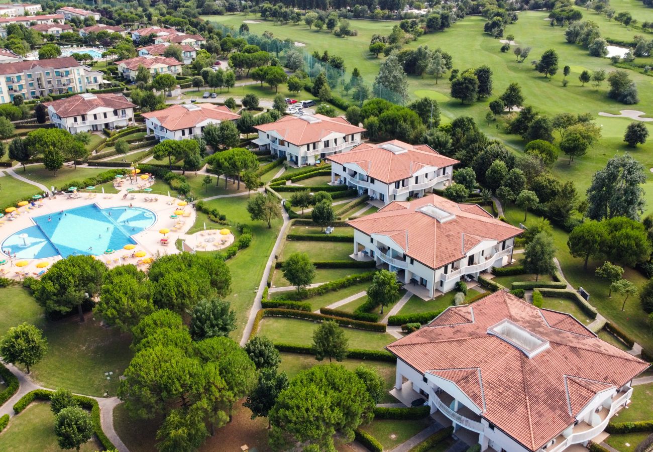 Ferienwohnung in Caorle - LECCI -Reihenhaus auf 2 Etg mit Garten und 1 Schlafzimmer