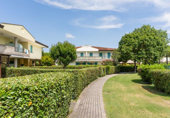 Ferienwohnung in Caorle - TIGLI -Reihenhaus auf 2 Etg mit Garten und 2 Schlafzimmern
