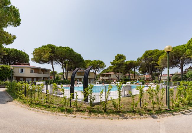 Ferienwohnung in Bibione - TIVOLI - Reihenhaus auf 2 Etg mit Garten und 1 Schlafzimmer (renoviert)