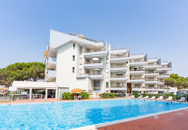 Ferienwohnung in Bibione - ZATTERA - Wohnung auf 1 Etg mit Balkon direkt am Meer und 2 Schlafzimmern