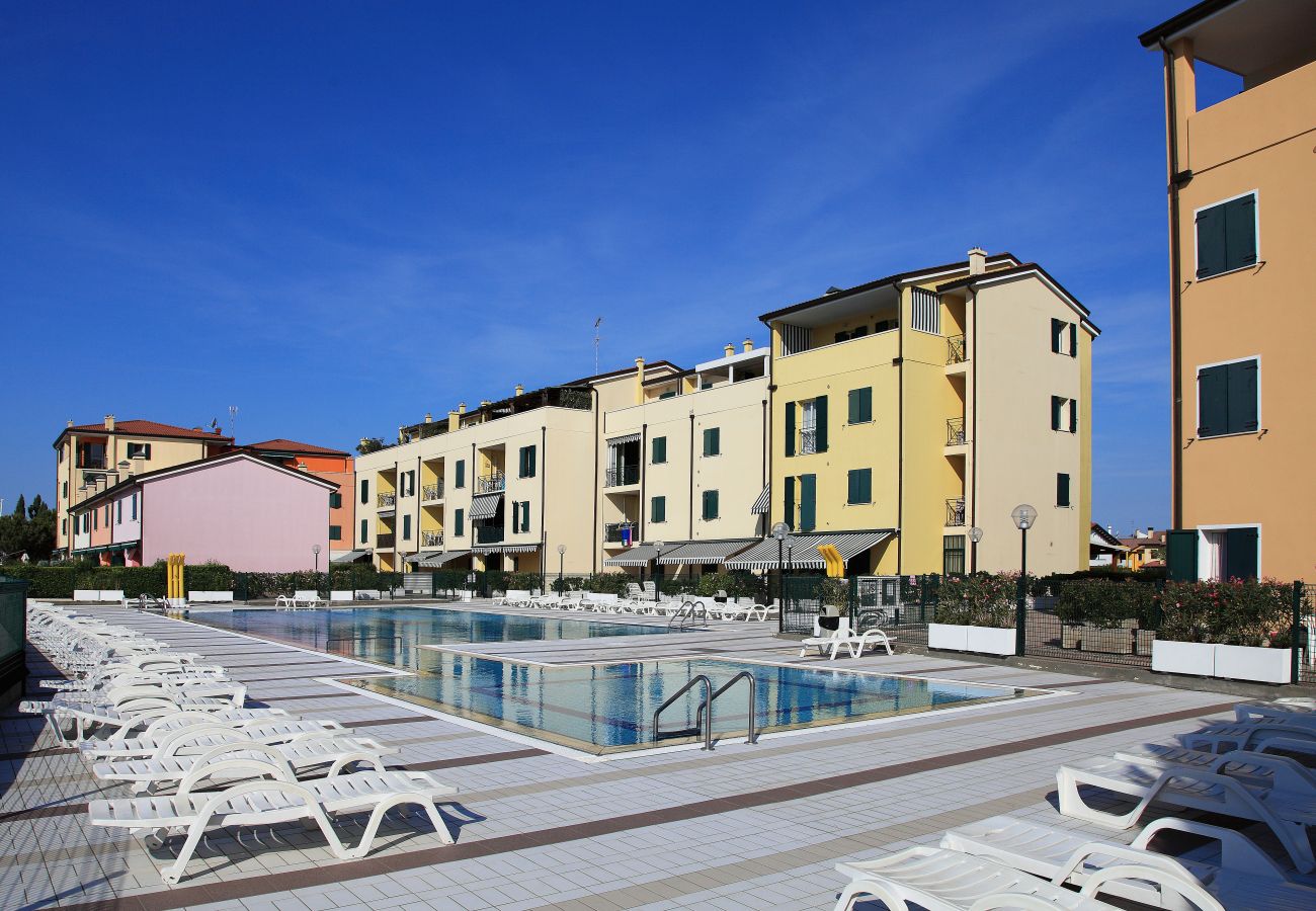 Ferienwohnung in Caorle - ALBATROS - Whg. im EG mit Garten und 1 Schlafzimmer