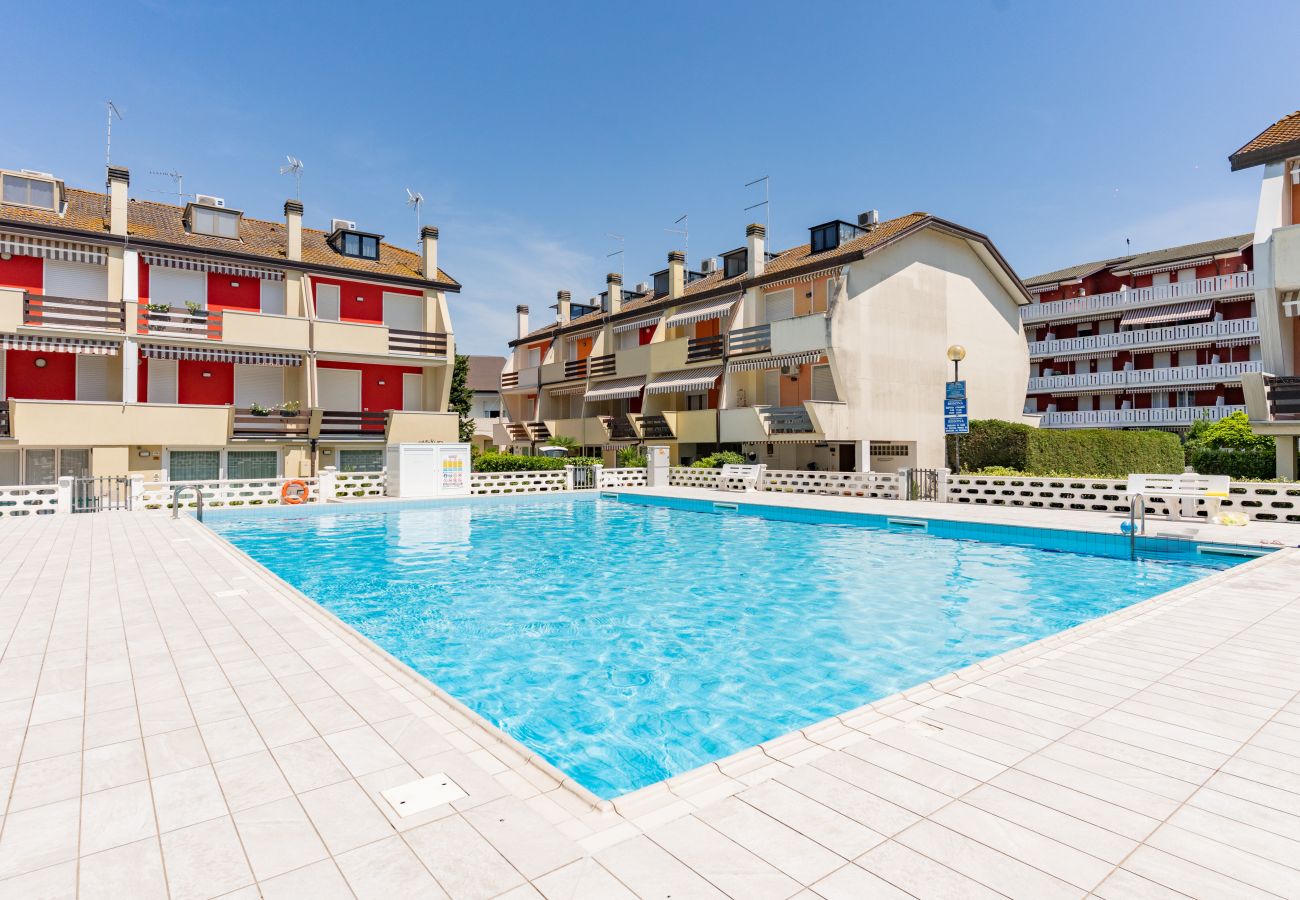 Apartment in Porto Santa Margherita - BISSONA -4-story terraced house +balcony and 3 bedrooms