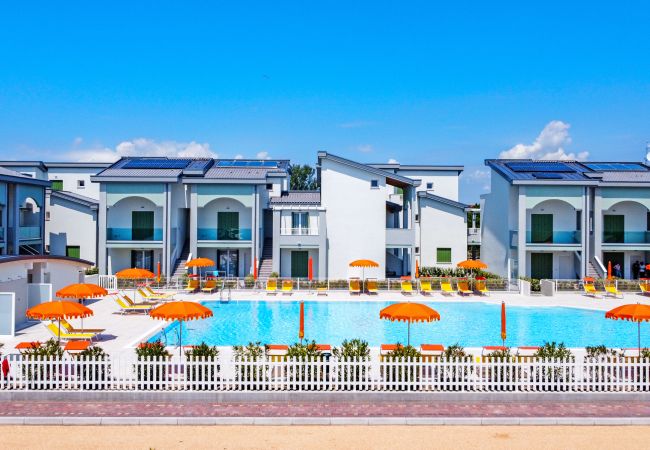 Apartment in Caorle - QUADRIFOGLIO - Ground floor two-bedroom apt with garden