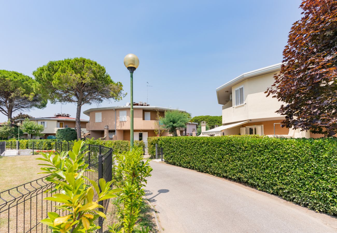 Apartment in Bibione - TIVOLI - Terraced house with garden and 2 bedrooms - 7 pax(renewed)