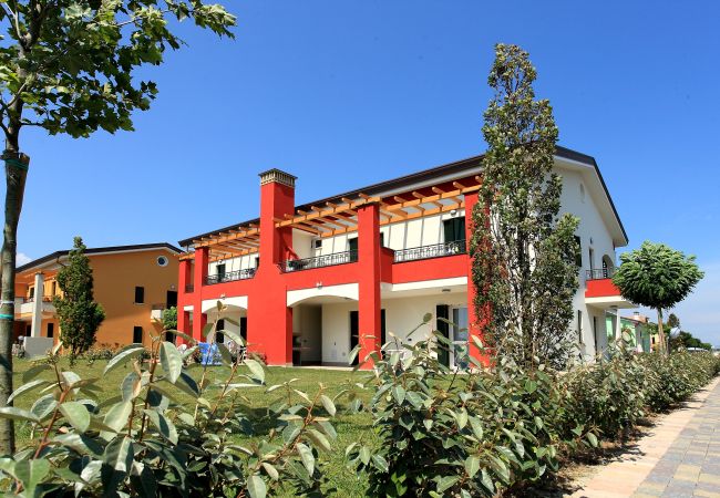 Apartment in Caorle - FRASSINELLE- Apt on Groundfloor with Garden and 2 Bedrooms