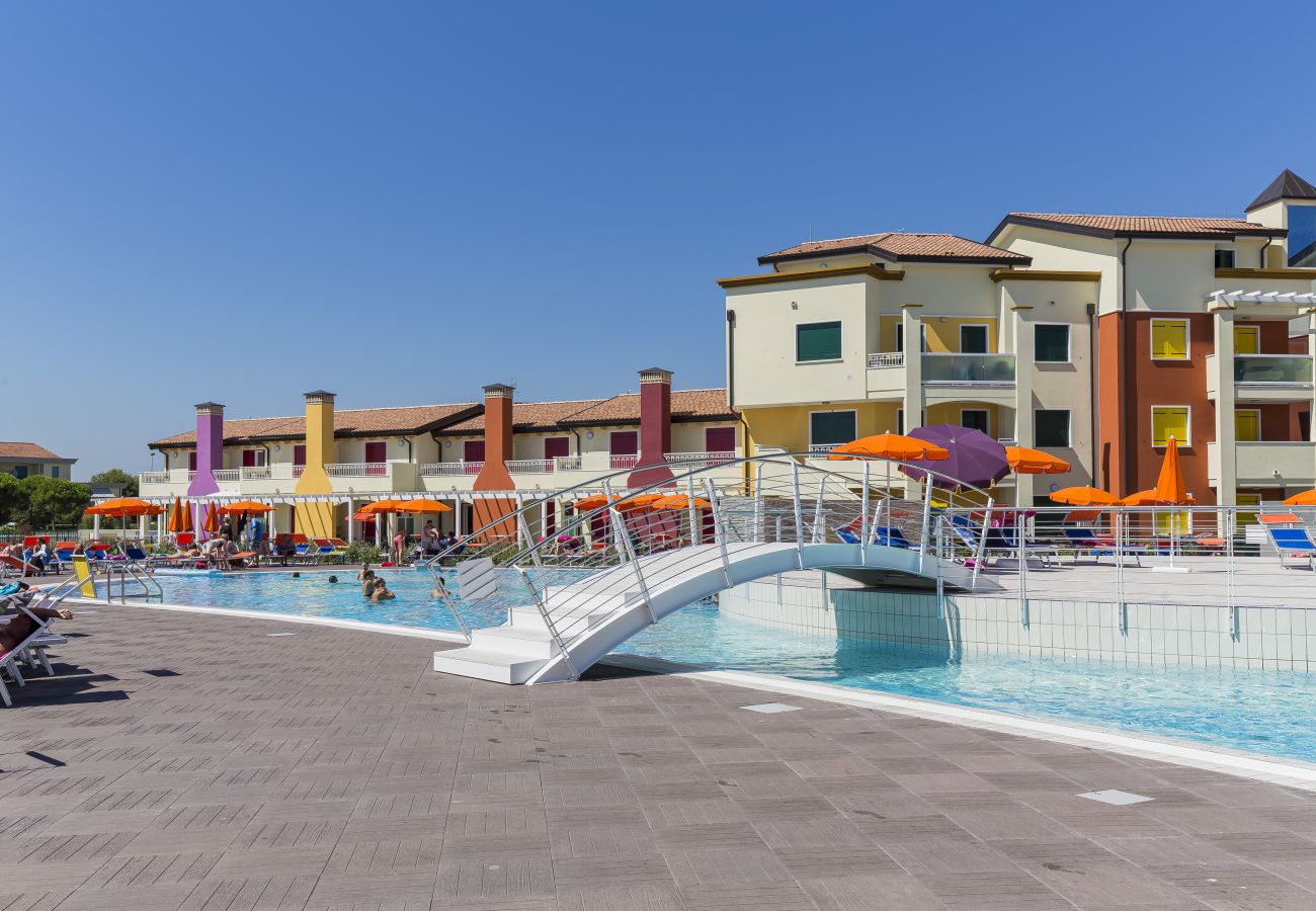 Apartment in Caorle - LARICI - Apt with 2 Bedrooms and balcony