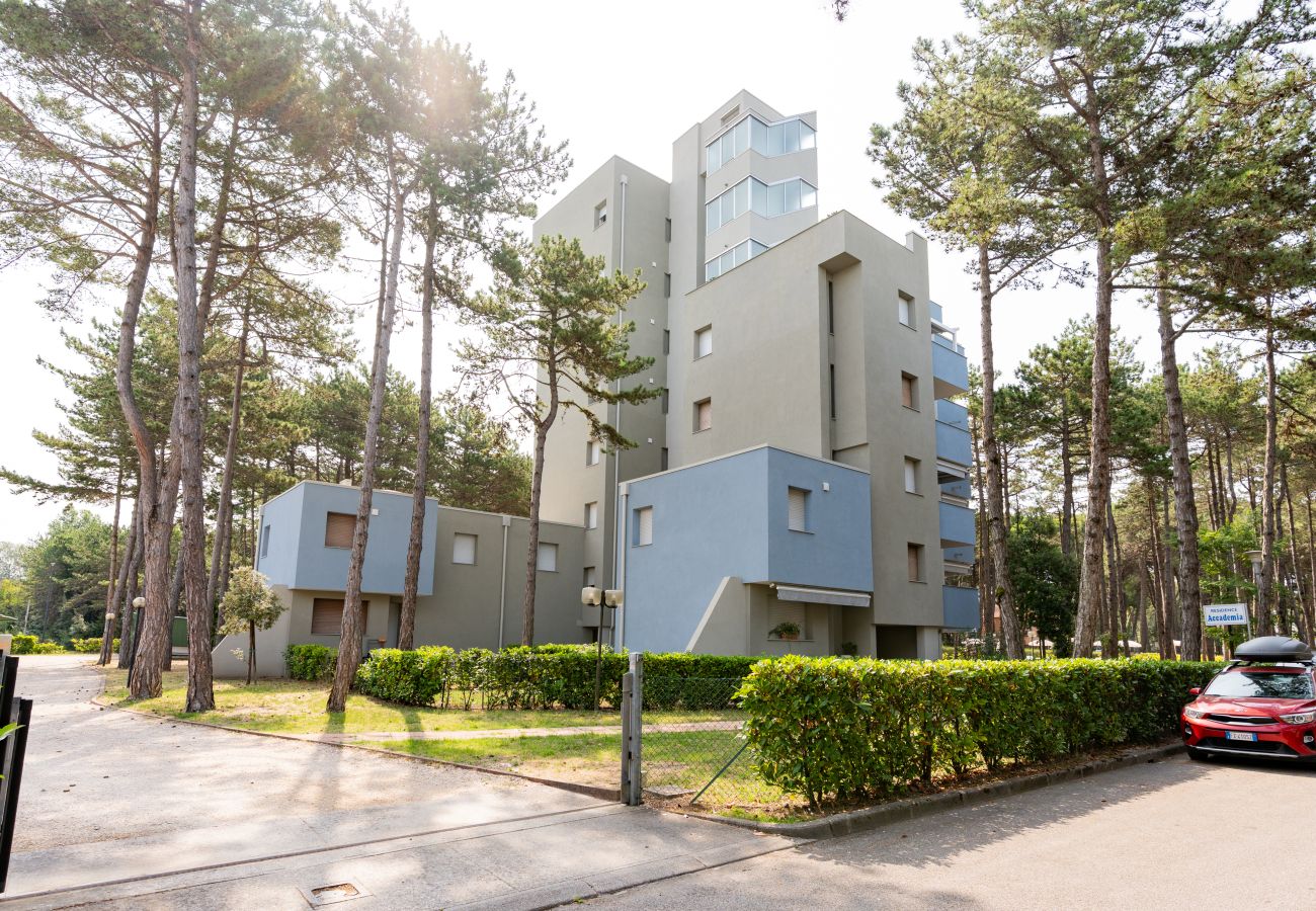 Apartment in Bibione - ACCADEMIA - Two-bedroom apt on one floor with balcony